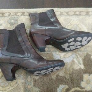 Born boots size 9